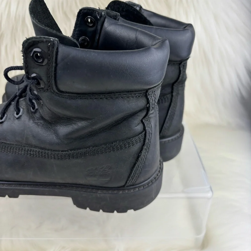 Timberland Black Boots with Padded Collar and Sturdy Sole Size 4 kids